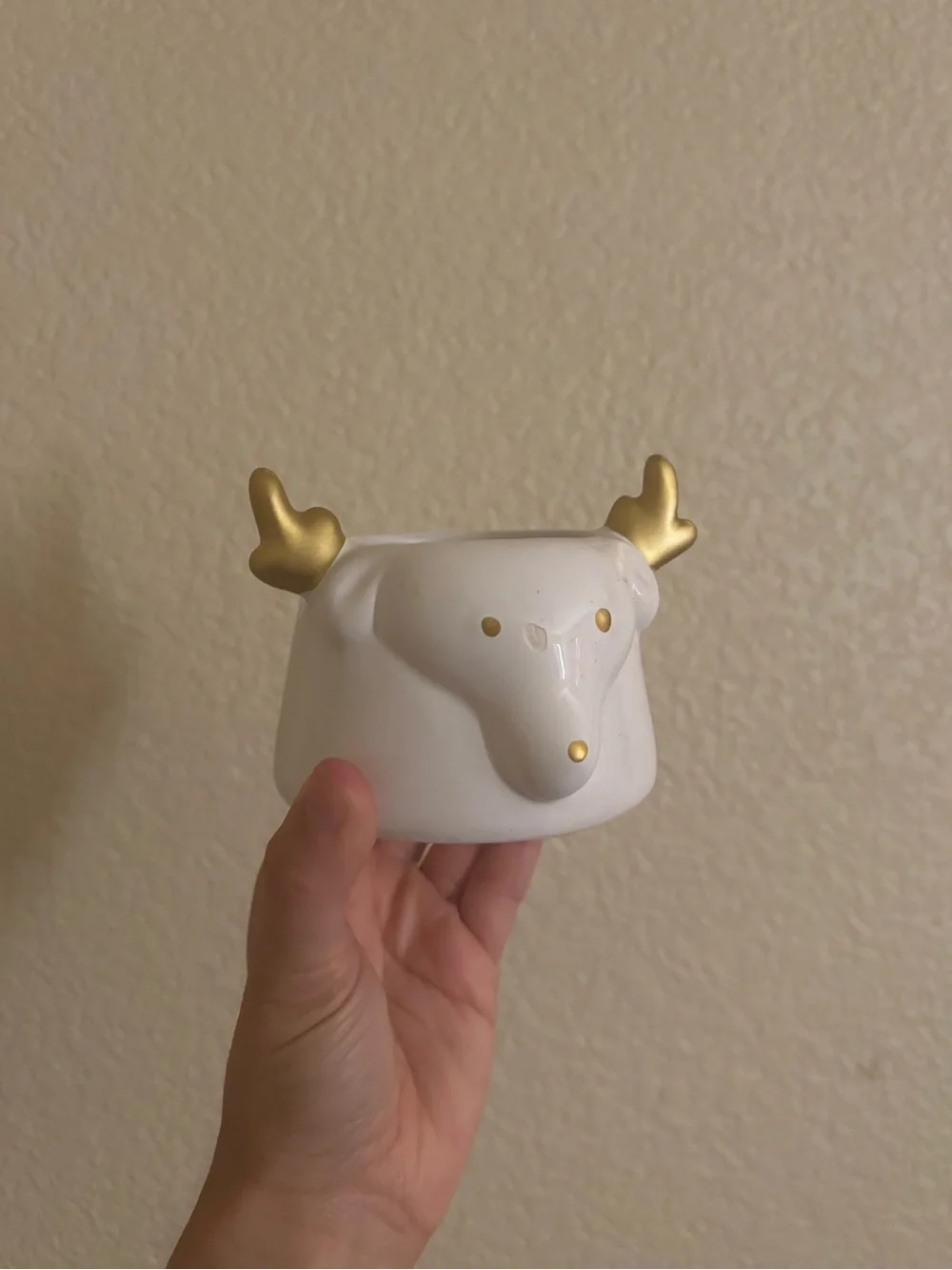 White and gold deer planter